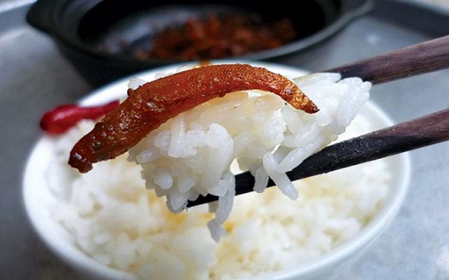  Chiêm bao thấy ăn cơm với cá là sao