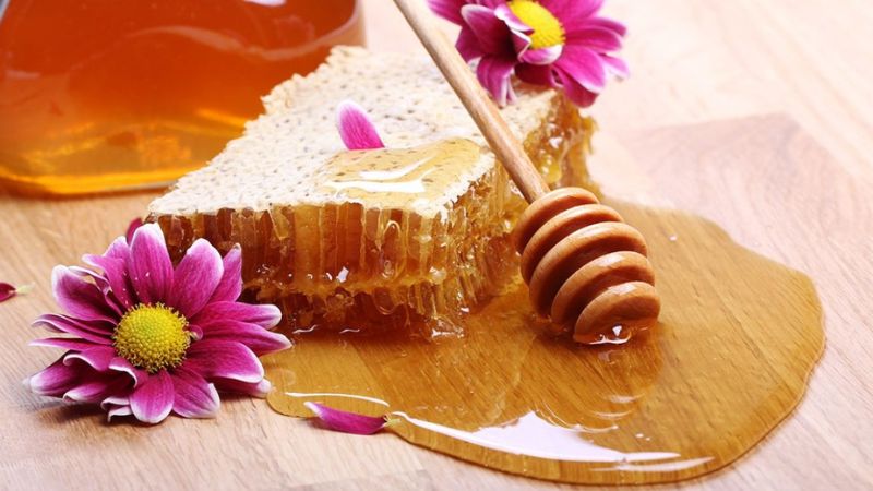 Ngủ mộng thấy mật ong bị đổ có sao không? Ngủ mộng thấy mật ong bị đổ có sao không?